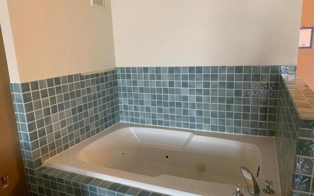 Toppenish Inn and Suites