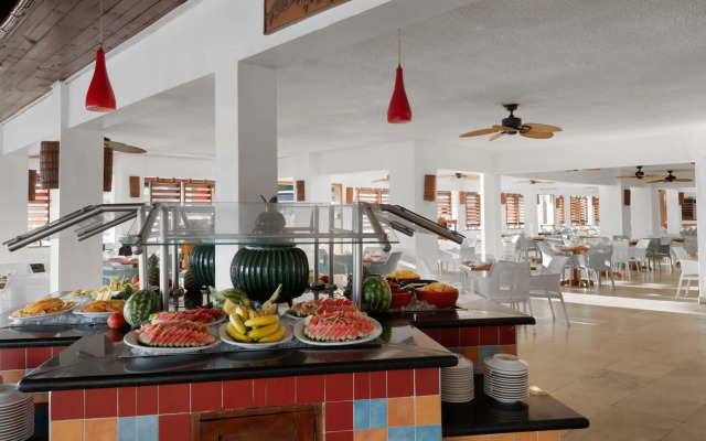 Decameron Club Caribbean Runaway Bay, Ramada All-Inclusive Resort