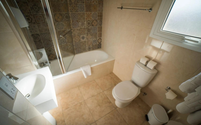 Myroandrou Beach Apartments