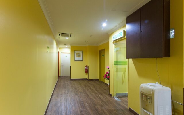 OYO 308 Hotel Sunjoy 9