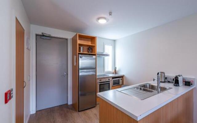 Central Luxury Apartment 205