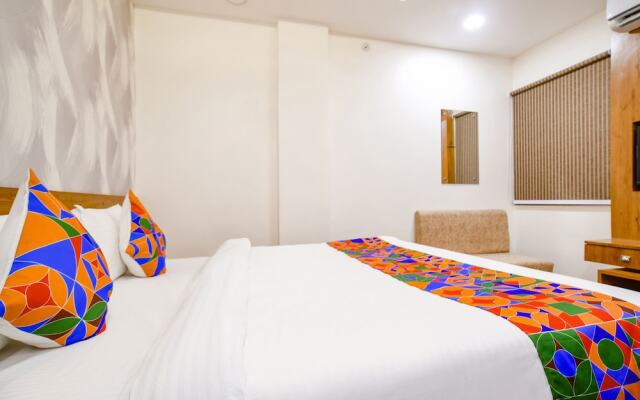 Fabhotel Woodlark Inn