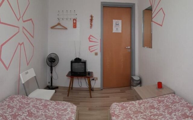 Yarvi Hostel