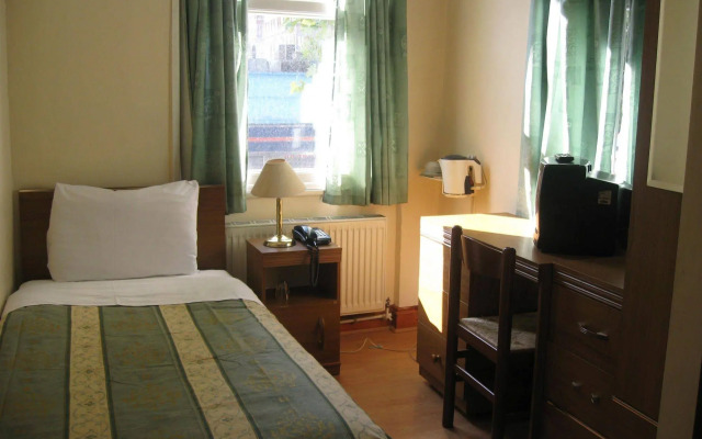 Carlton Hotel