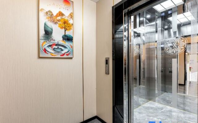 Sihui Dingwang Theme Hotel (Tianguangxu Market Yubocheng Branch)