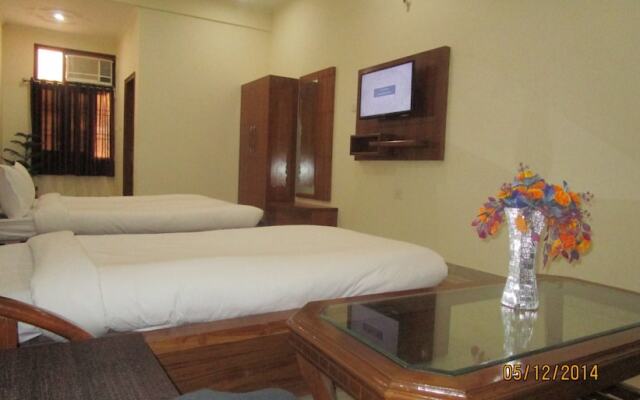 Hotel Vrindavan Garden