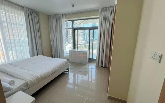 Blakely 2BR Lakeview Retreat With Open Balcony