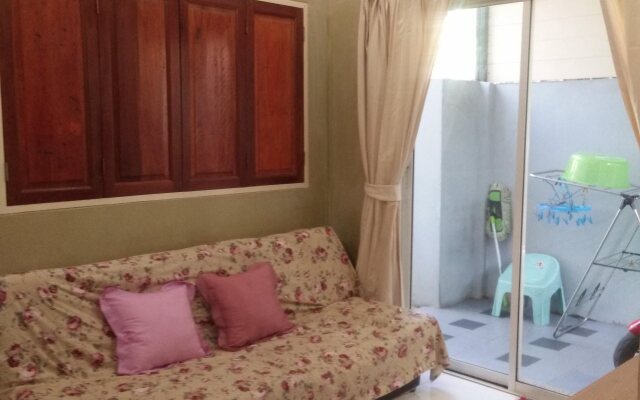 Aree Guesthouse5