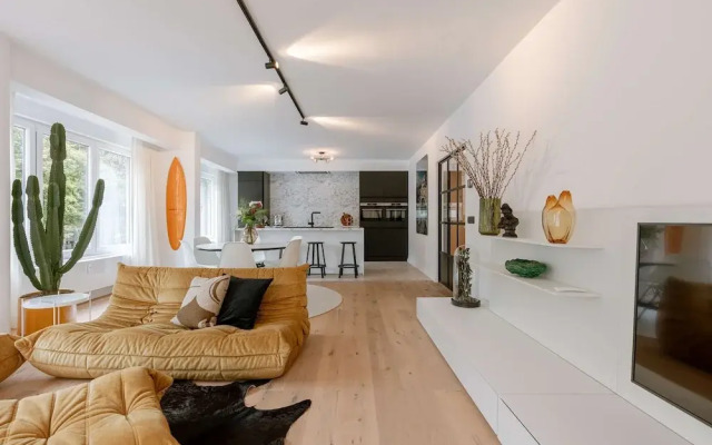 Modern 3-bedroom Apartment Family-friendly Touches