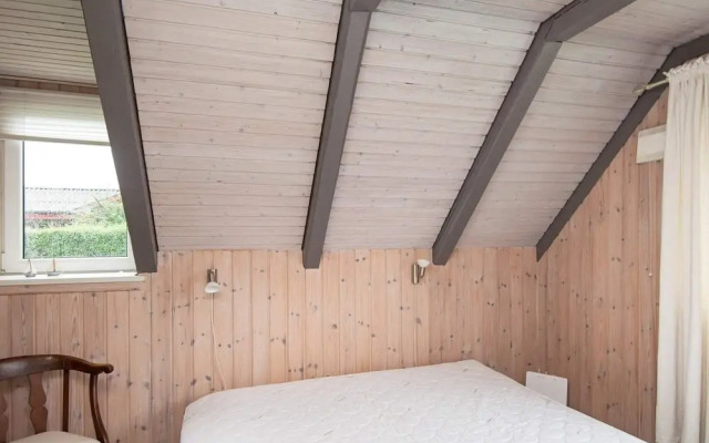 6 Person Holiday Home in Hejls