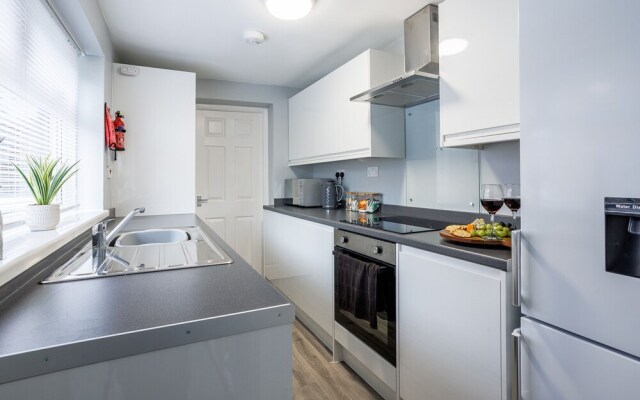 Bedlington - House - Sleeps 3 - Parking - Garden