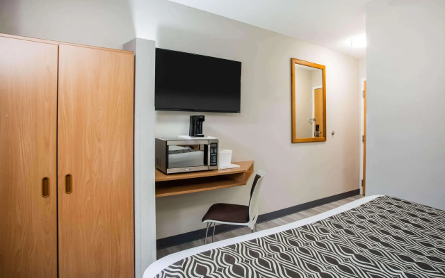 Microtel Inn & Suites by Wyndham Southern Pines / Pinehurst