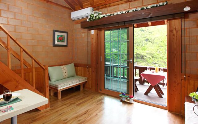 Yangyang Bidanhyang Komu Pension