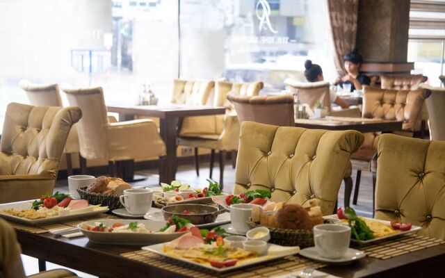 The Rise Aron Business Hotel Merter