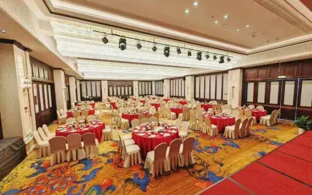 Grand Daqiao Hotel