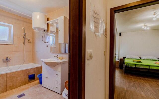 S2 - Modern Studio, Just 50m From the Beach