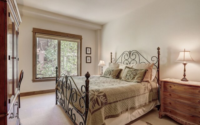 Elegant Updated 3 Bedroom Condo At One Arrowhead Place Condo by RedAwning