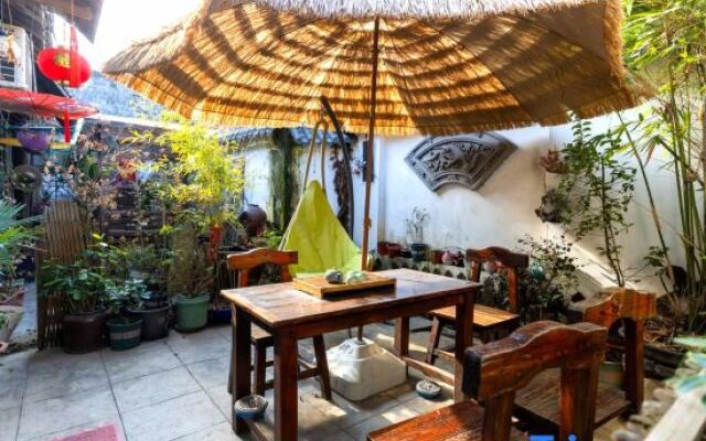 Qinde Inn · Jingxian Yaju