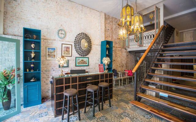 ZEN Rooms Manee Nopparat Soi 1