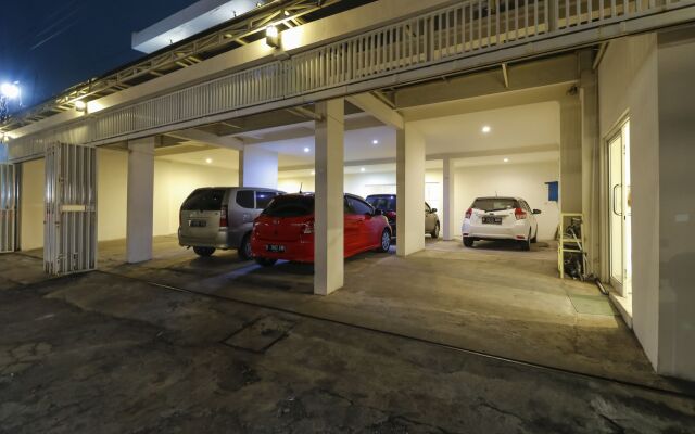 RedDoorz near Stadion Manahan Solo