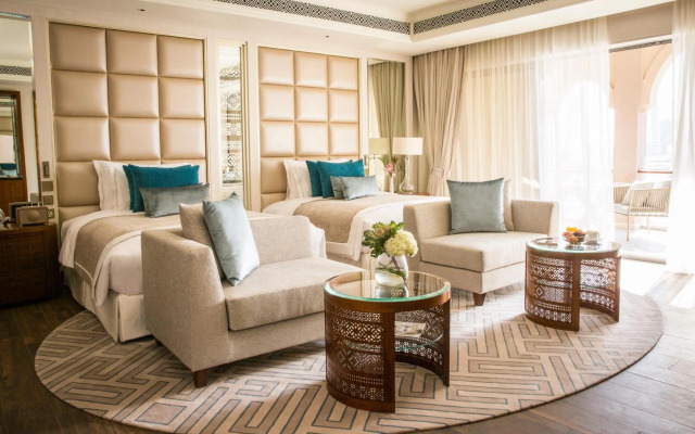 Royal Saray Resort