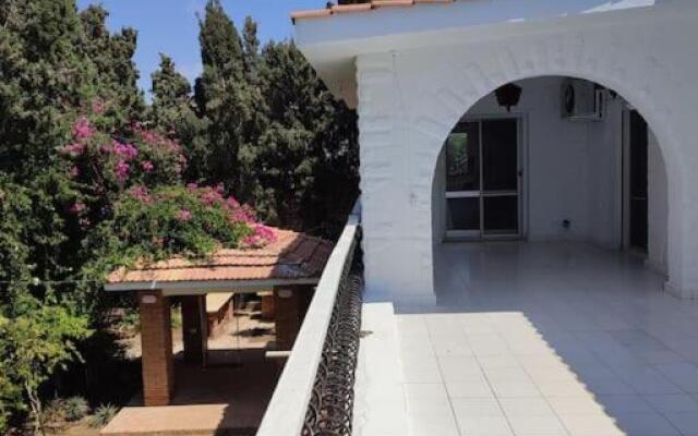 Lovely spacious five bedroom villa with a pool