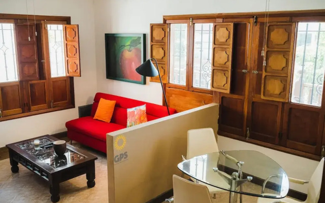 Meson del Capitan Apartments