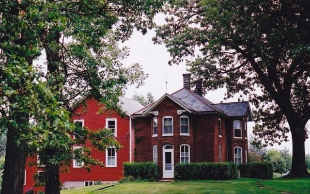 Strawberry Farm Bed & Breakfast