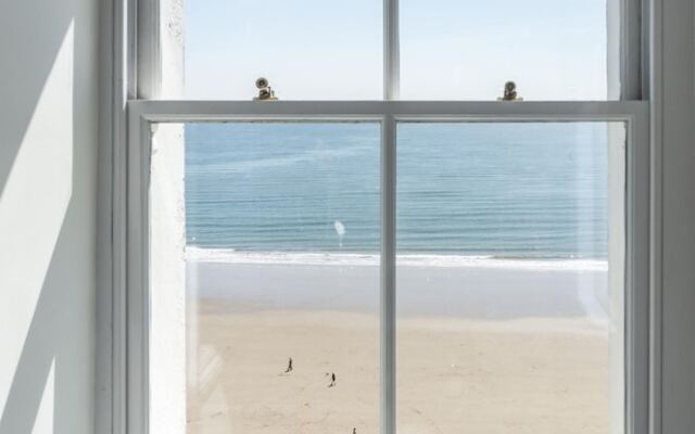 The Penthouse - Luxury 1 Bed - Panorama - Tenby