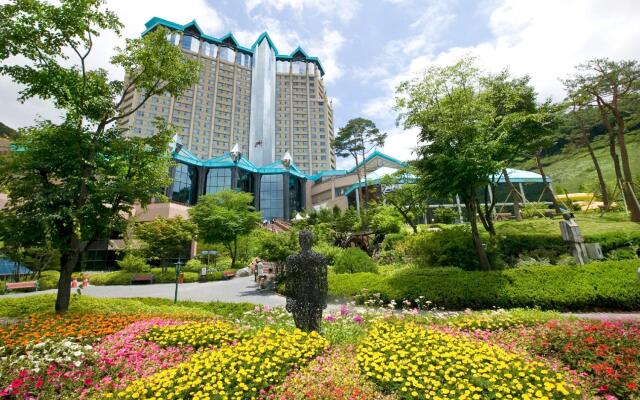 High 1 Convention Hotel