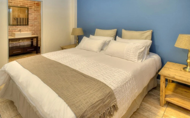 Four Seasons Apartments