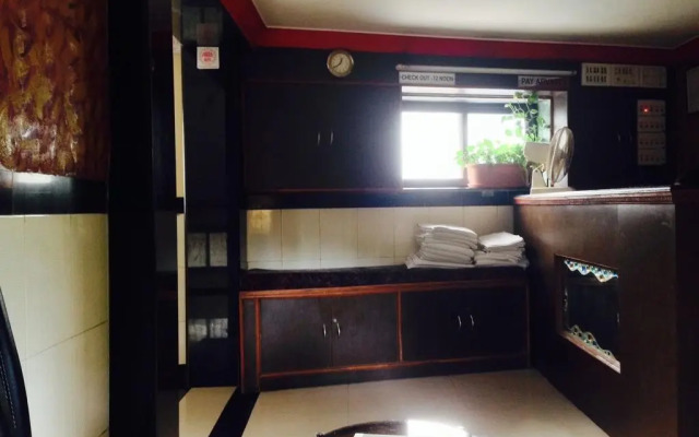 Hotel Metro Plaza