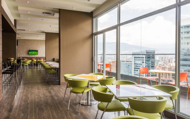 Hampton by Hilton Medellin