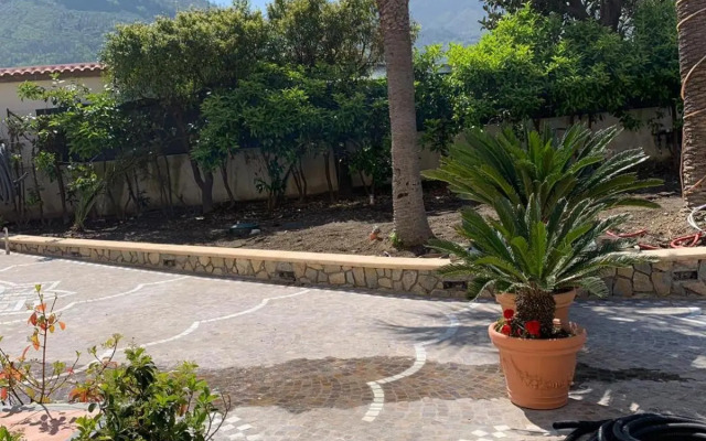 Viale Villa Arianna, 8