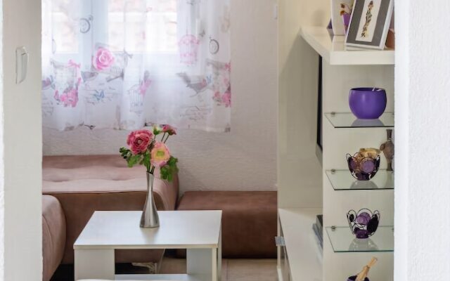 Holiday House Little Desire