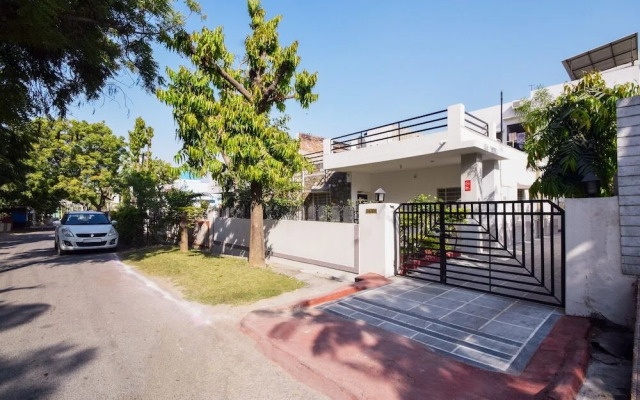 OYO Home 11874 Cozy Villa