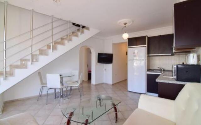 Sunset Beach Club Aqualettings Lighthouse 33