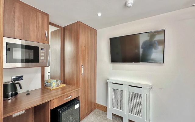 205 Earls Court Rooms