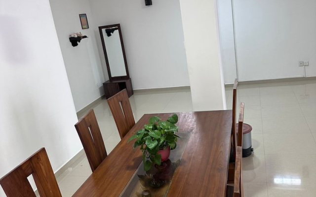 Serrena Airport Guest House - Colombo