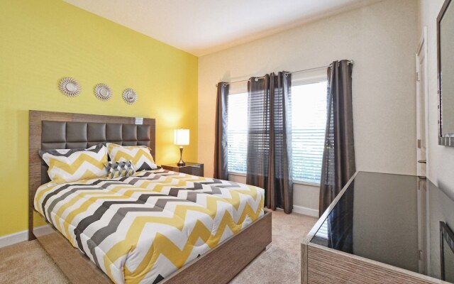 Storey Lake 4 Bedroom Townhome w Splashpool - 1618ST