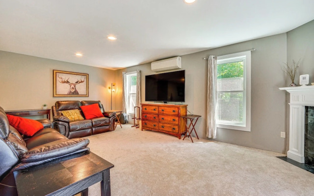 Wilmington Retreat Near Trails, Skiing & Festivals