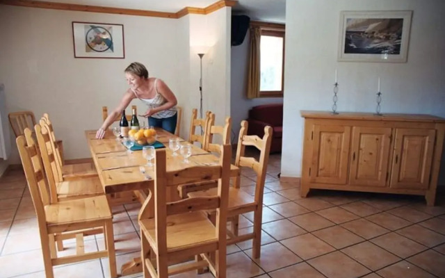 Chalet on Sunny Slopes of Plagne