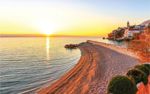 Three-Bedroom Apartment Omis with Sea view 07