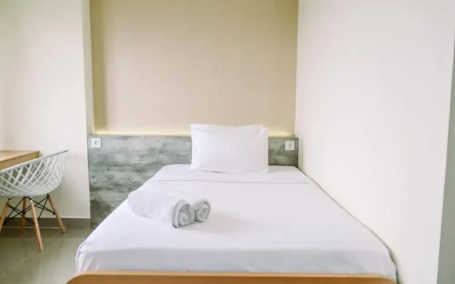 Cozy And Nice Studio At Apartment B Residence