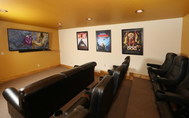 Movie DiveInn - Four Bedroom Chalet