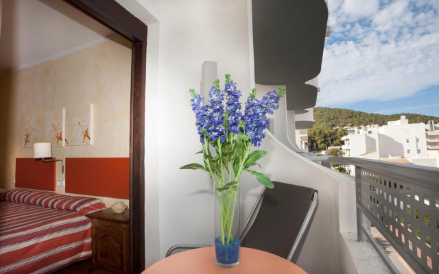 Апартаменты Parot Apartments