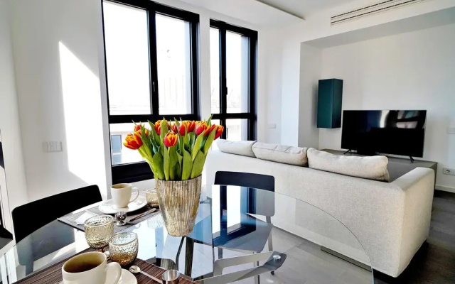 San Babila Modern Apartment