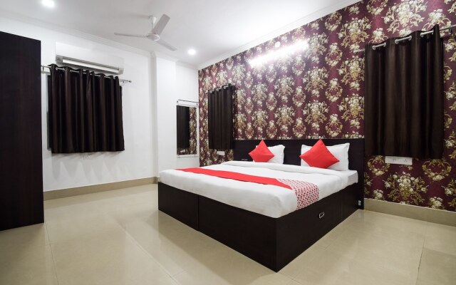 OYO 28143 Hotel Abhinam