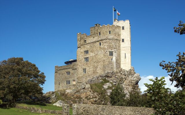 Roch Castle Hotel