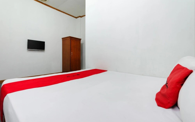 RedDoorz Syariah @ Panglima Nyak Makam Aceh 2 – Guest Rooms – Banda Aceh
